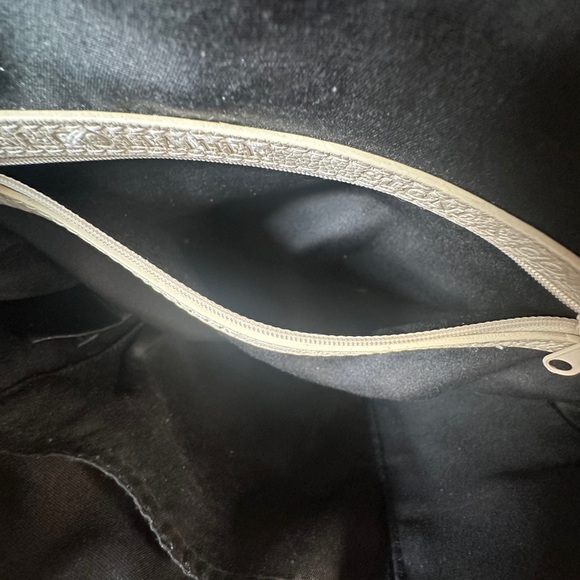 Stone Mountain  Black and Cream Tote, Shoulder bag - Picture 5 of 8